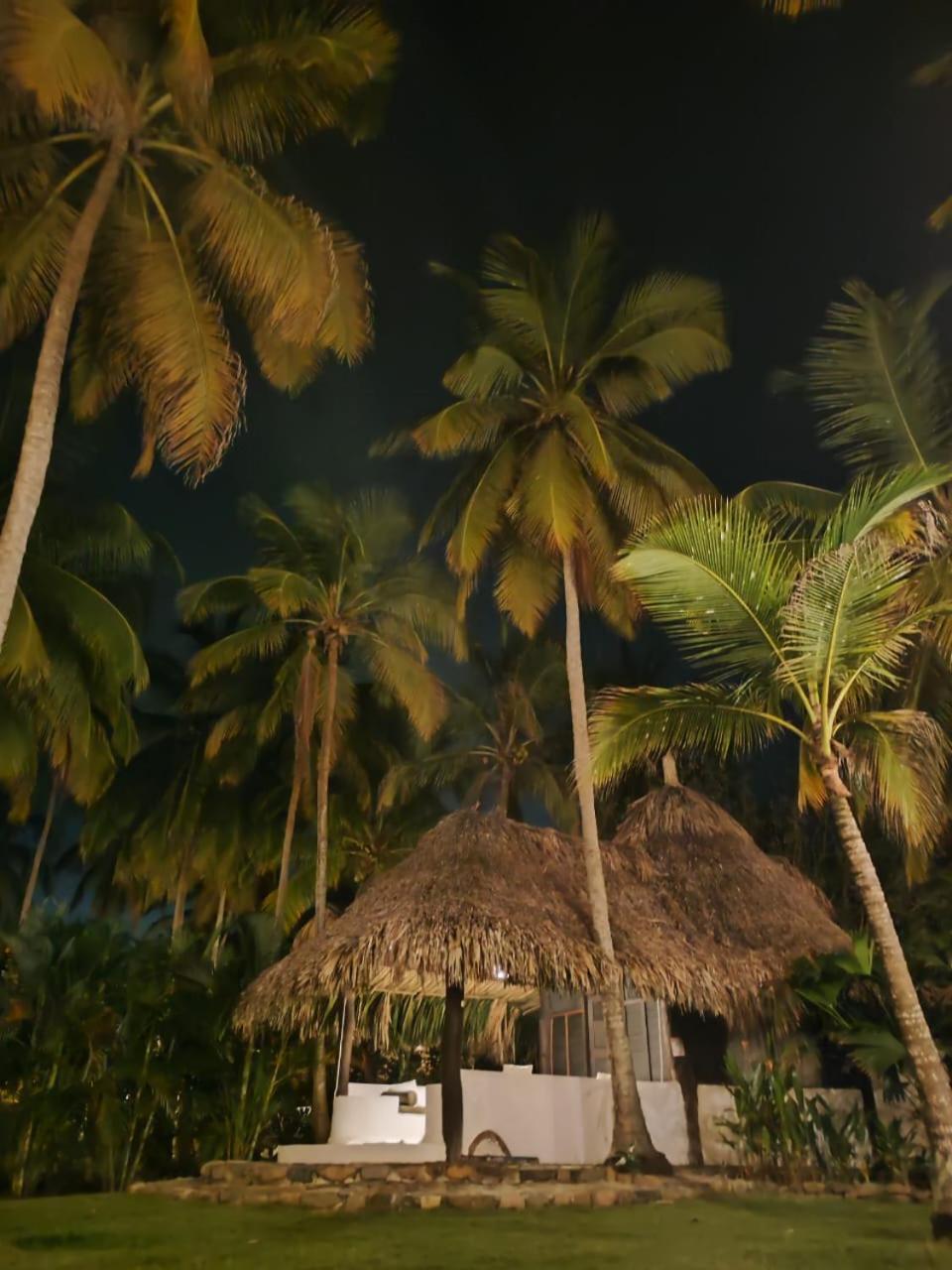Hotel Casalina Паломино Екстериор снимка